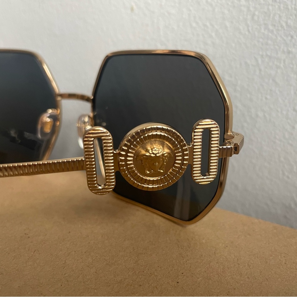 Versace Sunglasses - Picture 3 of 6